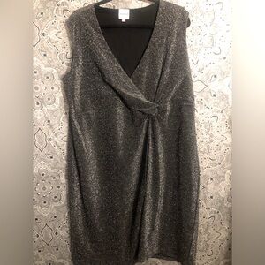 NWOT-Super cute black silver twist front metallic dress